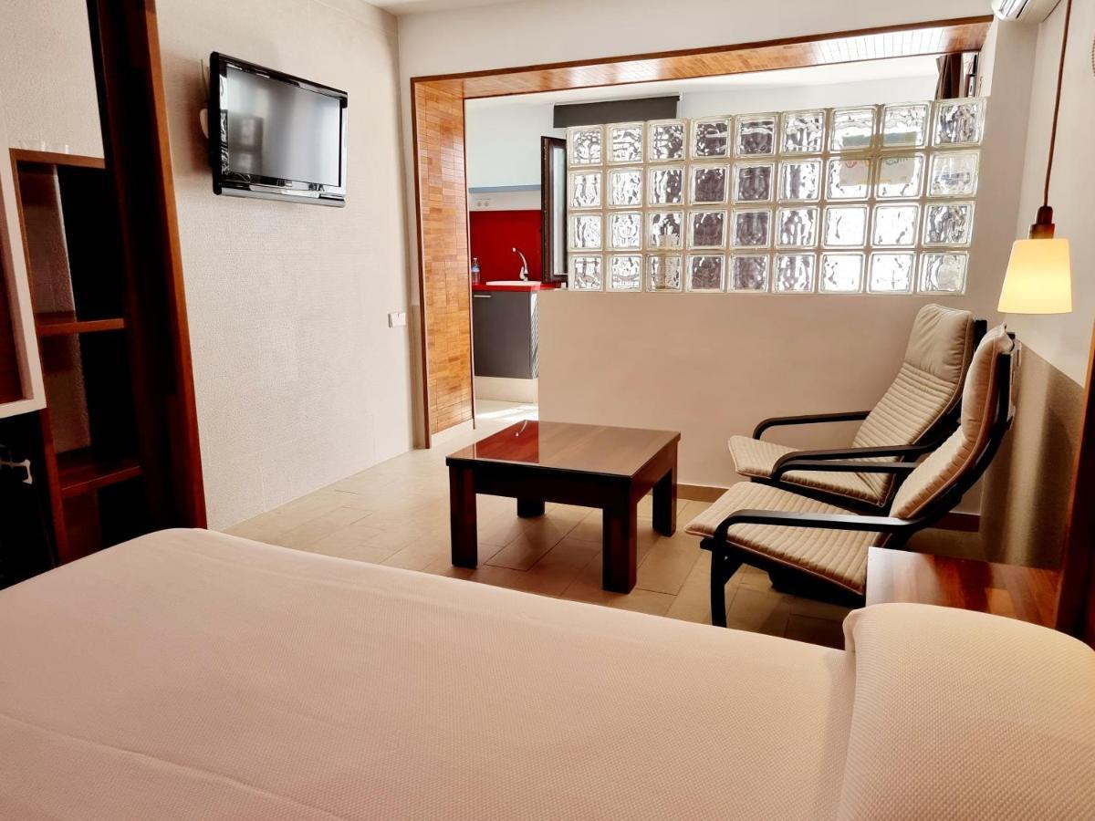 Apartamentos El Arrecife โกนิล เด ลาฟรอนเตรา ภายนอก รูปภาพ
