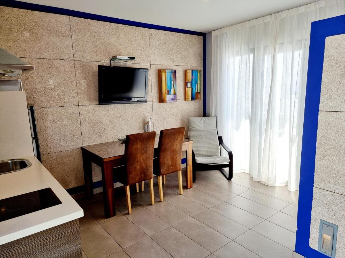 Apartamentos El Arrecife โกนิล เด ลาฟรอนเตรา ภายนอก รูปภาพ