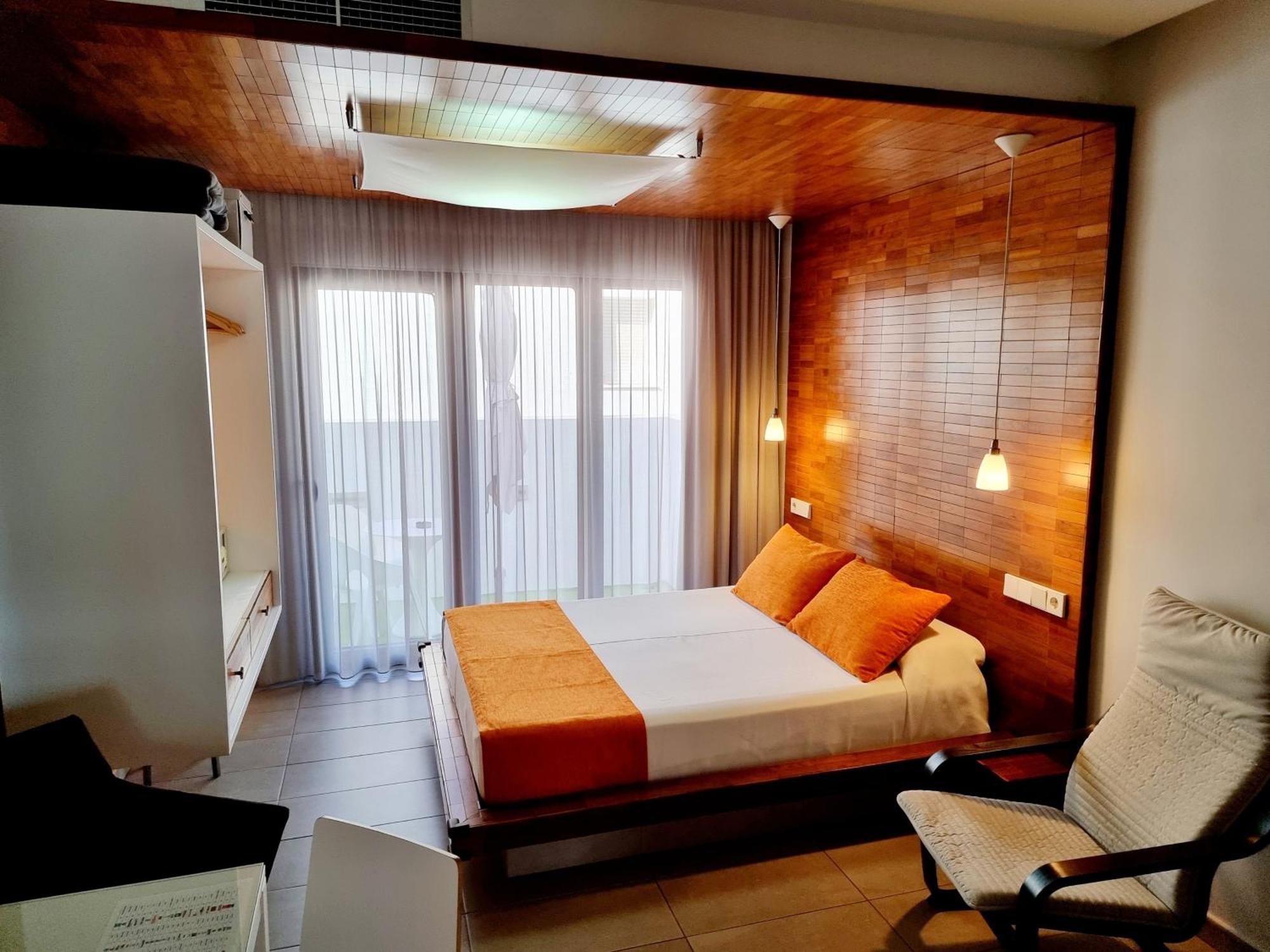 Apartamentos El Arrecife โกนิล เด ลาฟรอนเตรา ภายนอก รูปภาพ