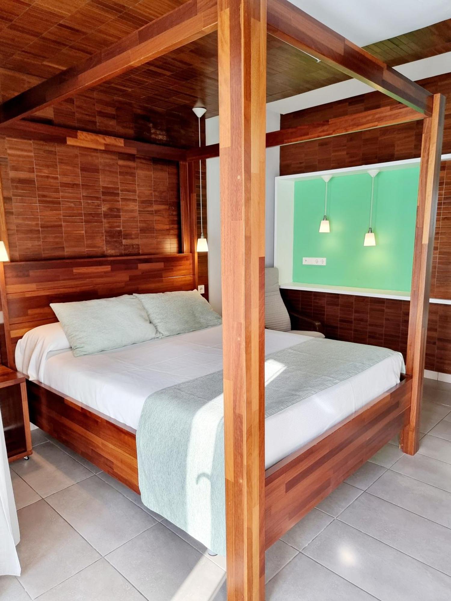 Apartamentos El Arrecife โกนิล เด ลาฟรอนเตรา ภายนอก รูปภาพ