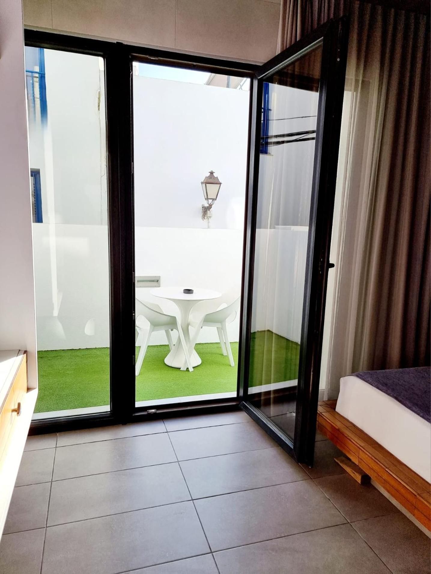 Apartamentos El Arrecife โกนิล เด ลาฟรอนเตรา ภายนอก รูปภาพ